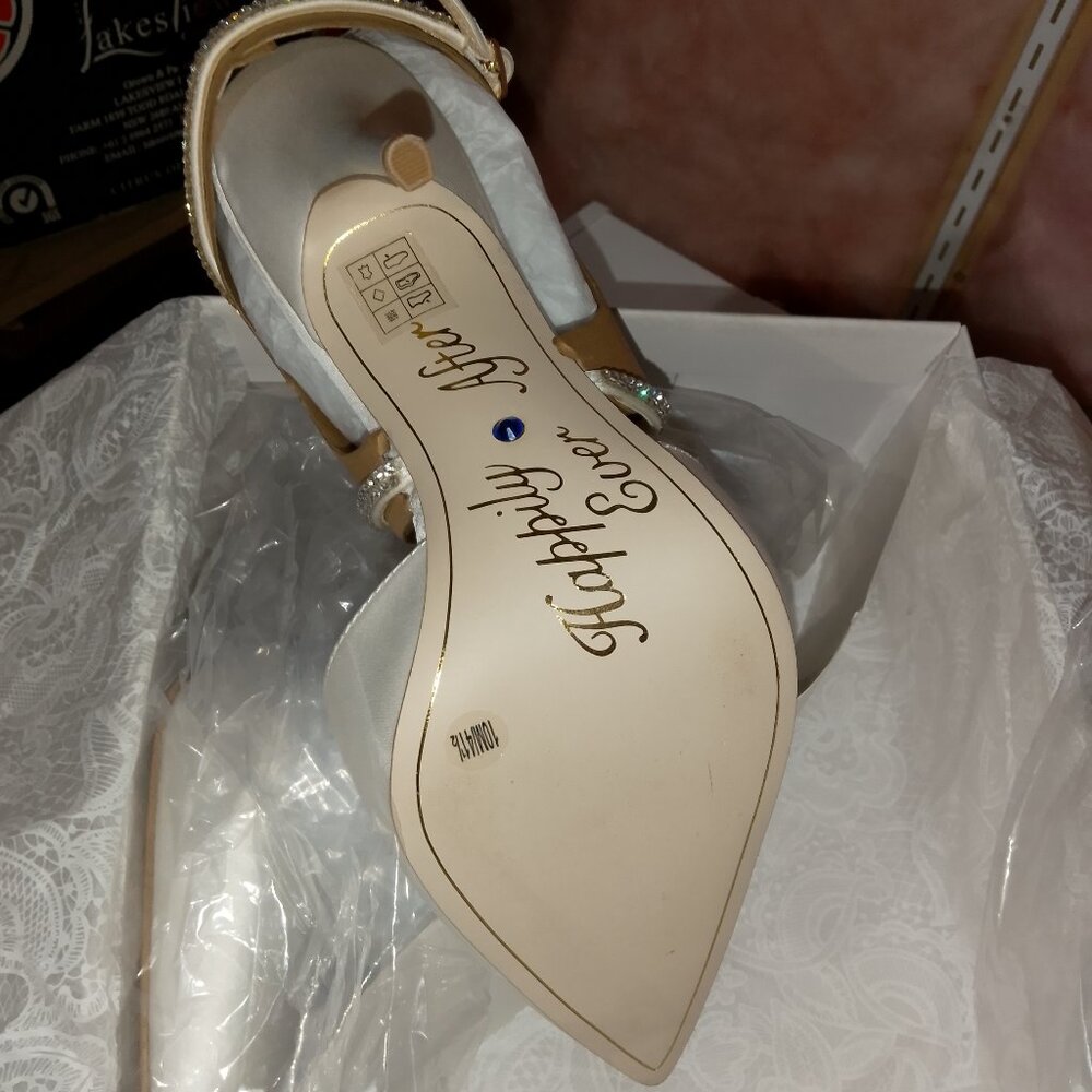 Jessica Simpson wedding heels
